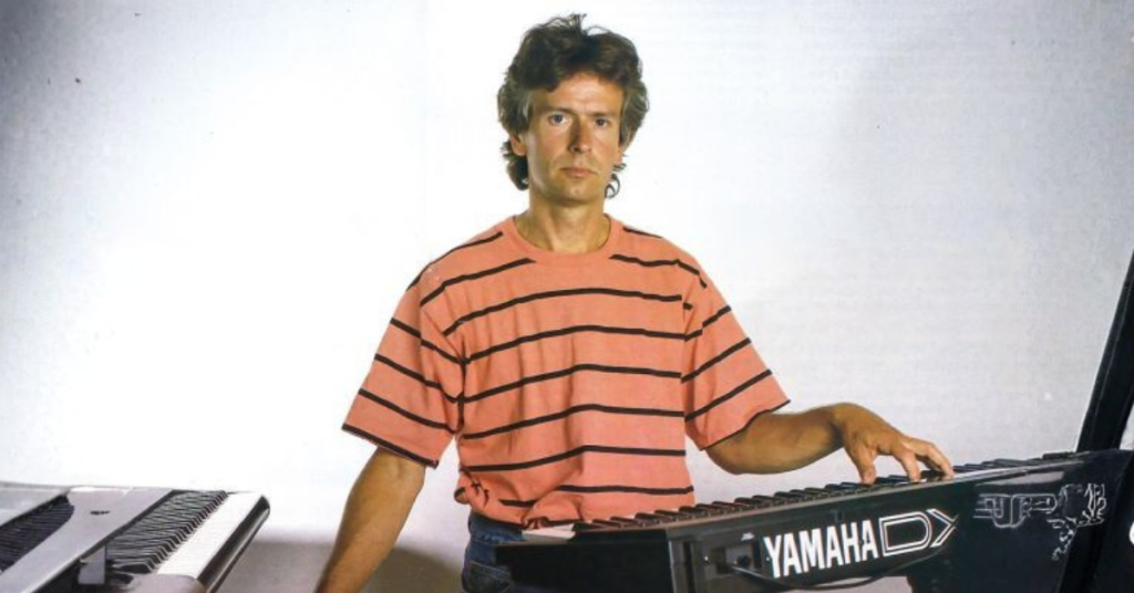 O lendário tecladista Tony Banks celebrou 75 anos